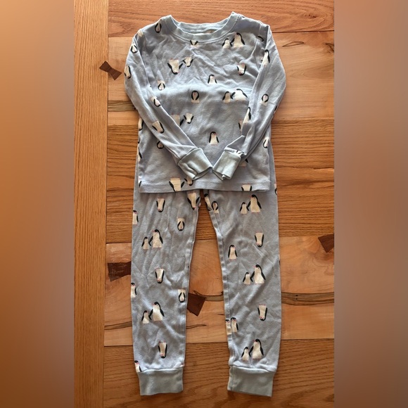 🧶 5/$20 NWOT Penguin Print Kids Pajamas Set - Picture 1 of 4